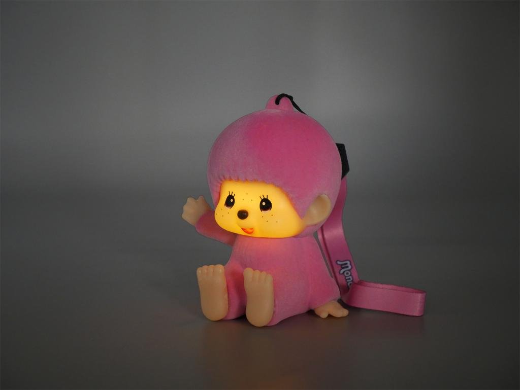 Lampe Monchhichi - Figurine Rose Lumineuse LED (9cm) – Image 3